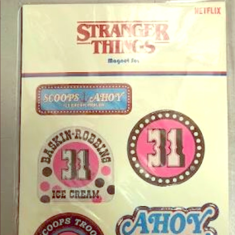 Magnet 🧲 scoop Ahoy from Stranger’s Things.